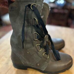 Sorel Women's Charcoal Lace-Up Boots